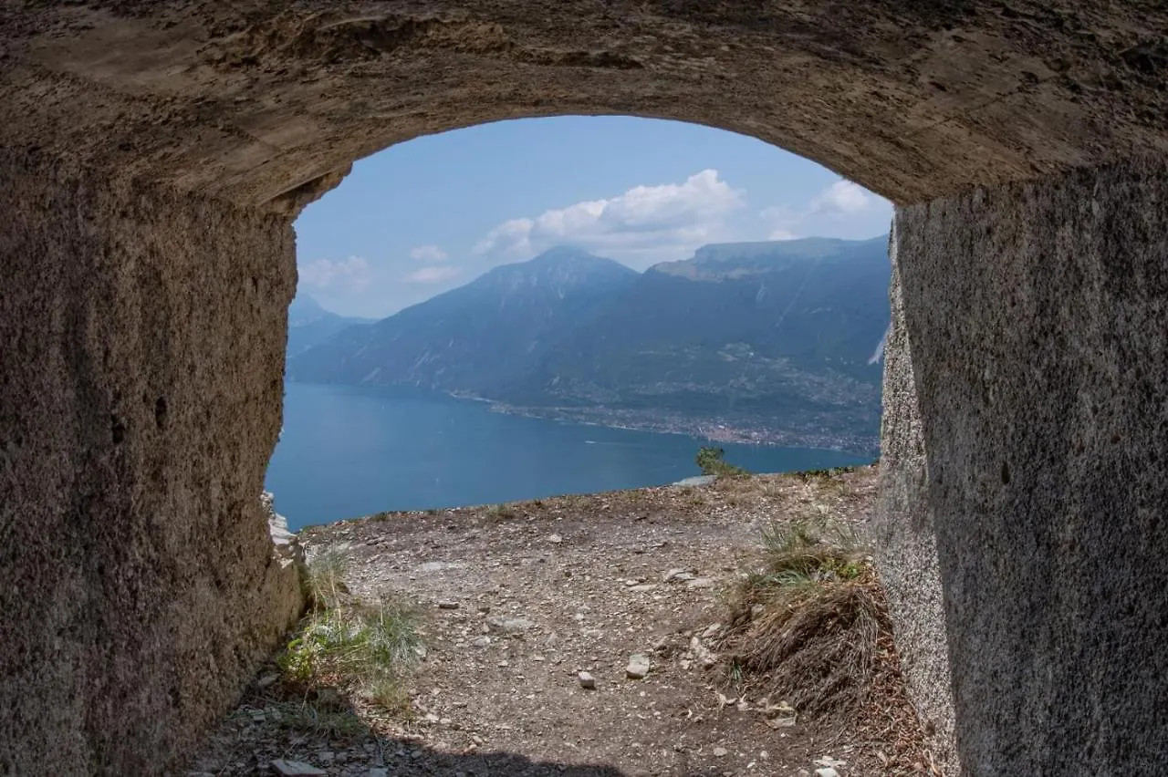 La Finestra Sul Lago Tignale Holiday home