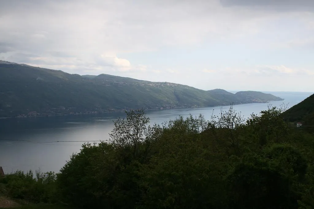 La Finestra Sul Lago Tignale 0*,
